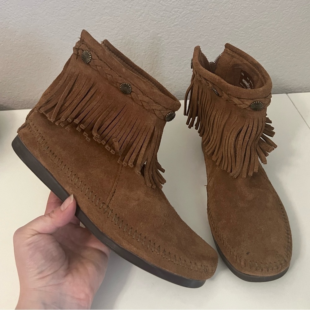 Minnetonka |‎ Women’s Hi Top Back Zip Boots Brown Suede Sz 6.5